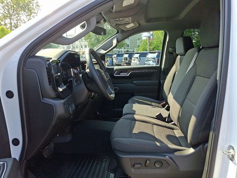 Used 2025 Chevrolet Silverado 1500 LT image 13