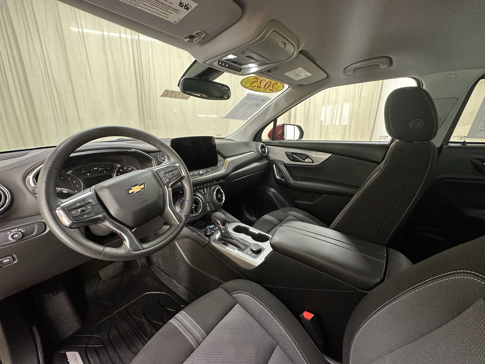 Certified 2025 Chevrolet Blazer LT w/ Convenience Package FWD image 29