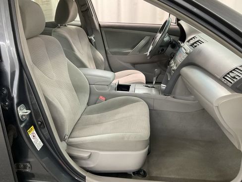 Used 2011 Toyota Camry LE FWD image 26