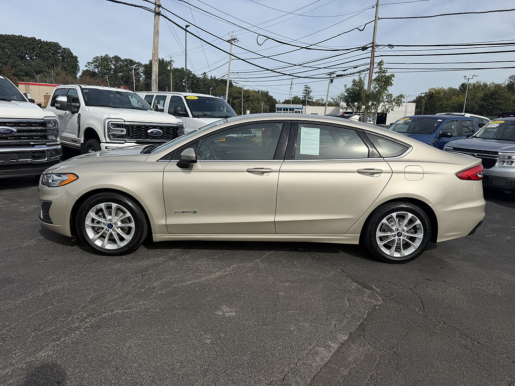 Used 2019 Ford Fusion SE FWD image 4