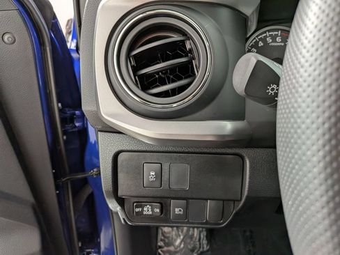 Used 2022 Toyota Tacoma SR5 w/ Technology Package RWD image 12