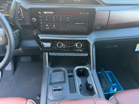 New 2026 GMC Sierra 2500 Denali Ultimate AWD/4WD image 19