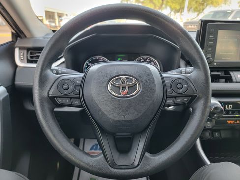 Used 2022 Toyota RAV4 XLE image 17