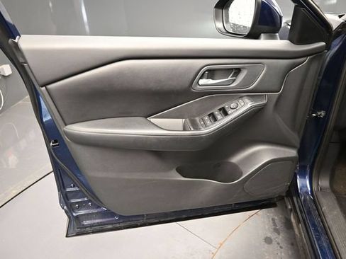 Used 2024 Nissan Rogue SV FWD image 14