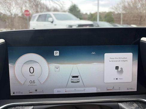 Used 2025 Genesis G90 3.5T image 12