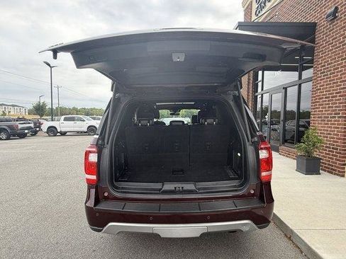 Used 2020 Ford Expedition XLT w/ Equipment Group 202A AWD/4WD image 13