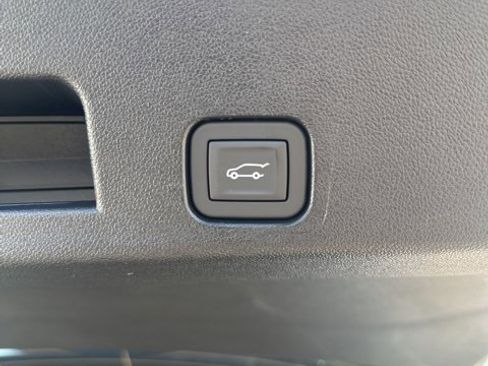 New 2026 Chevrolet Traverse LT w/ Driver Confidence Package image 21