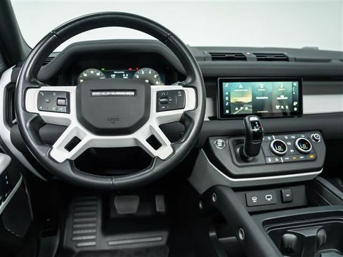 Used 2023 Land Rover Defender 110 SE image 19
