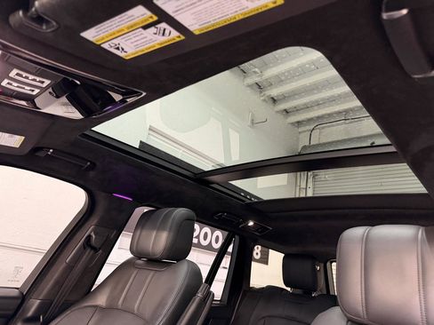 Used 2020 Land Rover Range Rover Long Wheelbase HSE image 28