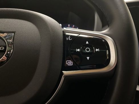 Used 2025 Volvo XC60 B5 Plus image 39