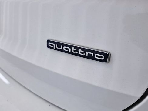 Used 2020 Audi Q3 2.0T Premium w/ Convenience Package AWD/4WD image 29