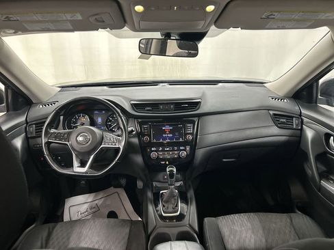 Used 2020 Nissan Rogue SV image 18