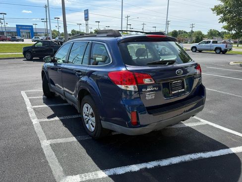 Used 2010 Subaru Outback 2.5i AWD/4WD image 3