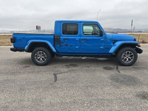 New 2026 Jeep Gladiator Sport image 2