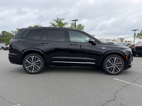 Used 2025 Cadillac XT6 Sport w/ Technology Package AWD/4WD image 8
