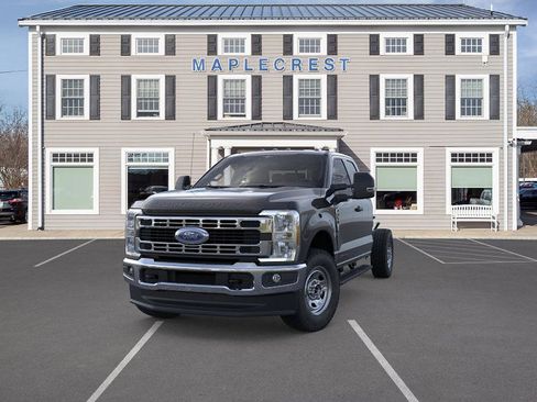 New 2026 Ford F350 XL w/ XL Chrome Package AWD/4WD image 2