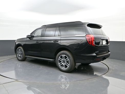 New 2025 Ford Expedition Active image 5