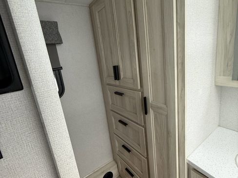 Used 2022 Ford E-450 and Econoline 450 Super Duty w/ Motorhome Prep Package image 21