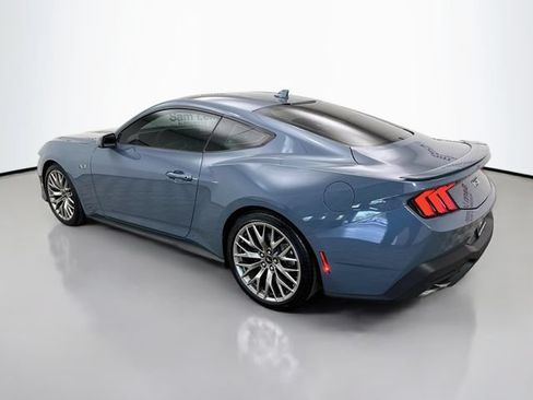 Used 2025 Ford Mustang GT Premium RWD image 5