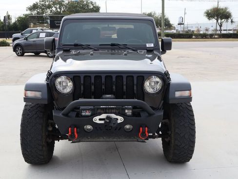 Used 2019 Jeep Wrangler Sport image 3