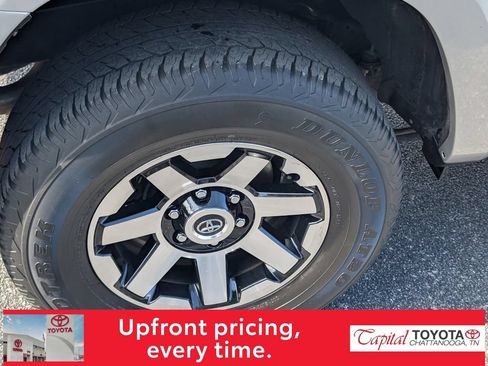 Used 2023 Toyota 4Runner TRD Off-Road Premium w/ Moonroof Package AWD/4WD image 10