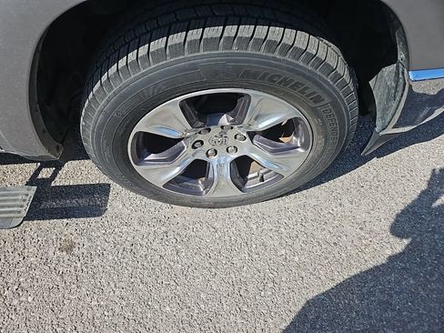 Used 2019 RAM 1500 Laramie image 11