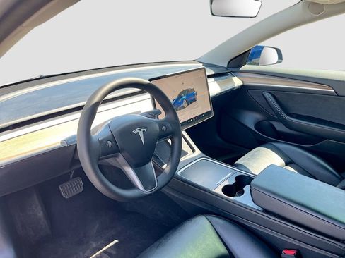 Used 2023 Tesla Model 3 Standard Range RWD image 9