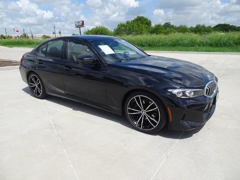 Used 2024 BMW 330i Sedan w/ M Sport Package RWD image 3