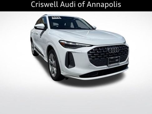 Certified 2025 Audi Q5 Premium w/ Premium Plus AWD/4WD image 10
