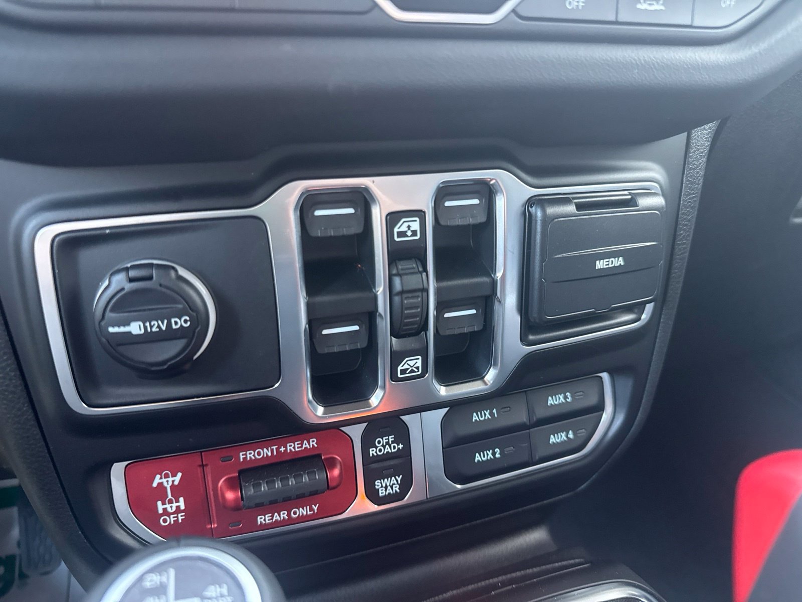 Used 2026 Jeep Wrangler Unlimited Rubicon AWD/4WD image 18