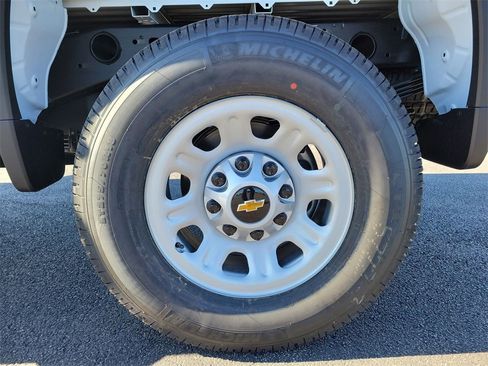 New 2026 Chevrolet Silverado 2500 W/T w/ WT Convenience Package image 32