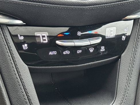 Certified 2022 Cadillac XT5 Premium Luxury w/ LPO, ONYX Package image 34