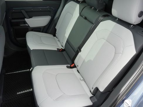 New 2026 Land Rover Defender 110 X-Dynamic SE AWD/4WD image 30