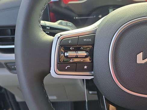 New 2026 Kia Carnival image 30