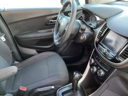 Used 2020 Chevrolet Trax LS w/ Tint and Cruise Package AWD/4WD image 36