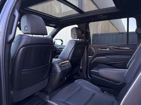 Used 2023 Cadillac Escalade ESV Premium Luxury w/ Performance Package AWD/4WD image 12