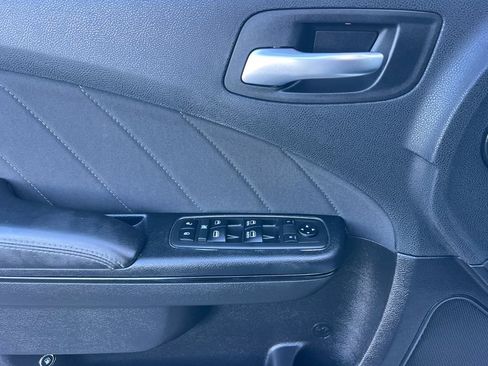 Used 2019 Dodge Charger SXT w/ Blacktop Package AWD/4WD image 14
