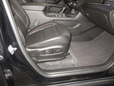 Used 2019 Chevrolet Traverse RS image 19