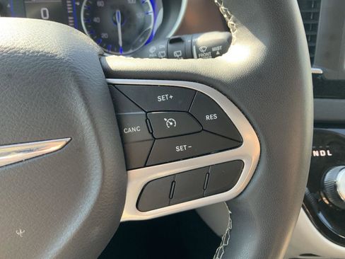 Used 2023 Chrysler Voyager LX FWD image 31