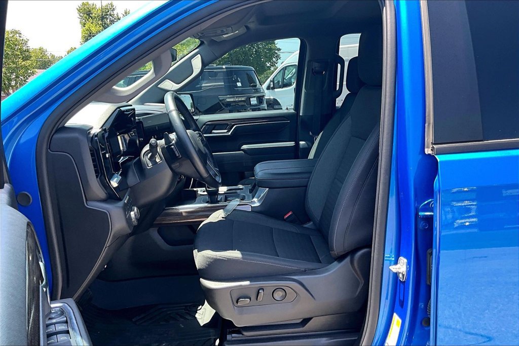 Used 2025 Chevrolet Silverado 1500 RST AWD/4WD image 22