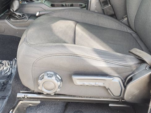 Used 2020 Jeep Wrangler Unlimited Sport S image 32