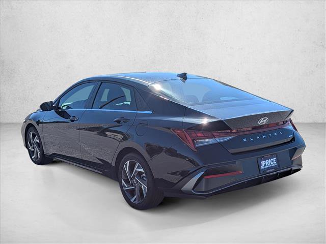 Certified 2025 Hyundai Elantra Limited FWD image 7