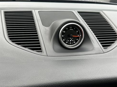 Used 2020 Porsche Macan image 29