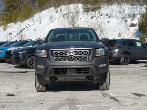 Used 2023 Nissan Frontier SV w/ Technology Package image 2