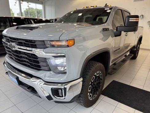 Used 2024 Chevrolet Silverado 3500 LT w/ Convenience Package image 33