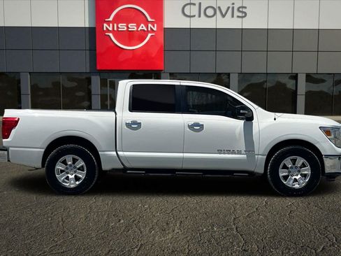 Used 2019 Nissan Titan SV RWD image 9