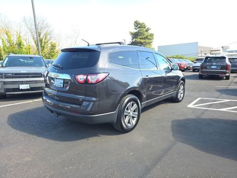 Used 2017 Chevrolet Traverse LT AWD/4WD image 5