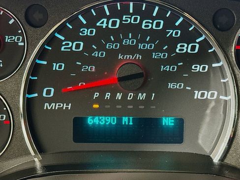 Used 2021 Chevrolet Express 2500 w/ Driver Convenience Package image 12