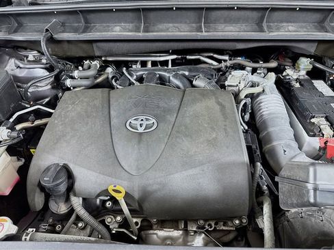 Used 2022 Toyota Highlander XLE image 34