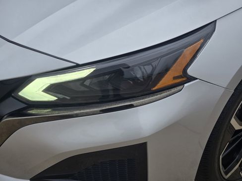 Certified 2023 Nissan Altima 2.5 SR image 9